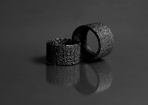 Sprasowana dzianinowa siatka druciana o wysokim poziomie metalu o średnicy 25 mm do samochodów